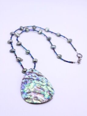 Oceanic Dreams Large Abalone Shell Pendant w Genuine Pearl beaded necklace 20”